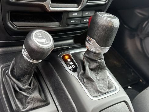 Used 2020 Jeep Wrangler Unlimited Sport AWD/4WD image 35