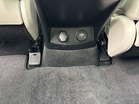 Used 2022 Kia Sorento S w/ Panoramic Sunroof Package image 12