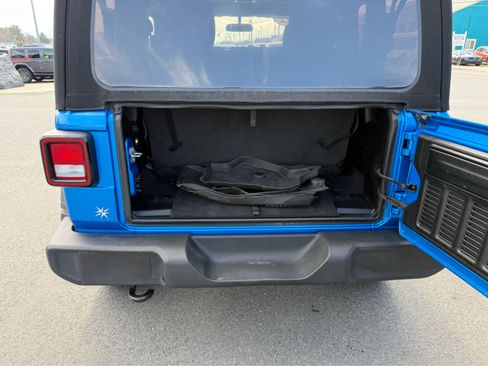 Used 2022 Jeep Wrangler Sport AWD/4WD image 10