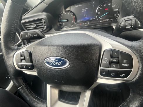 Used 2022 Ford Explorer XLT image 43