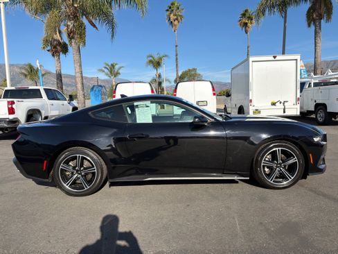 Used 2024 Ford Mustang Coupe image 9