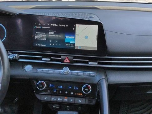 Used 2025 Hyundai Elantra SEL FWD image 16