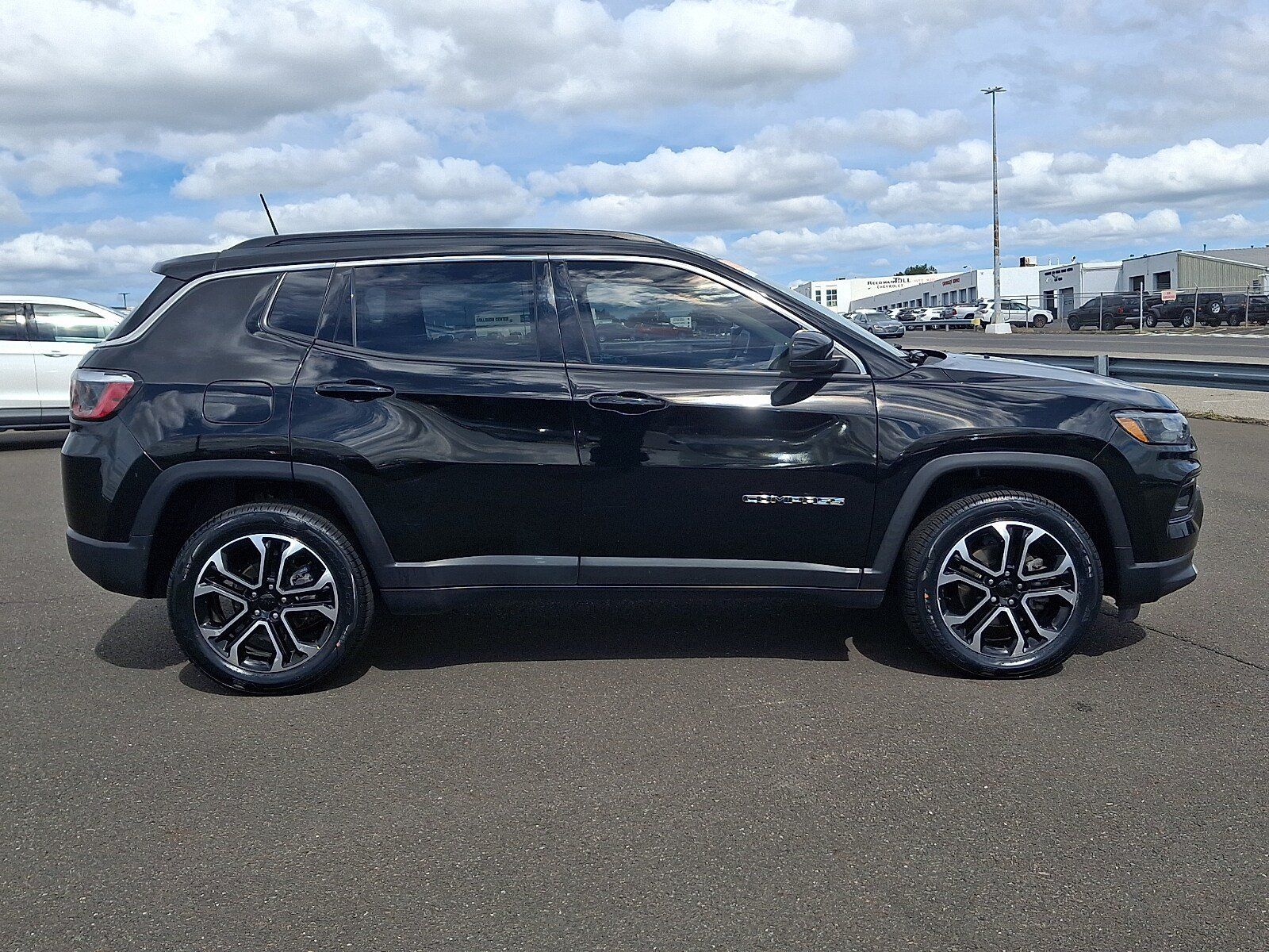 Certified 2022 Jeep Compass Limited w/ Sun and Sound Group AWD/4WD image 7