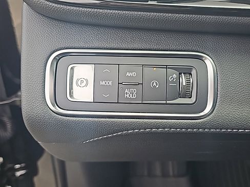 Used 2025 Buick Enclave Avenir w/ Super Cruise Package image 19