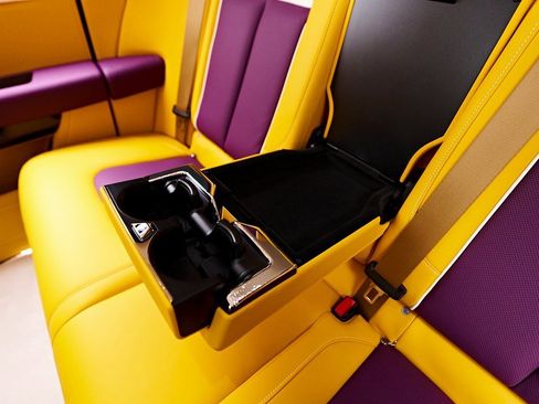 Used 2025 Rolls-Royce Cullinan image 60