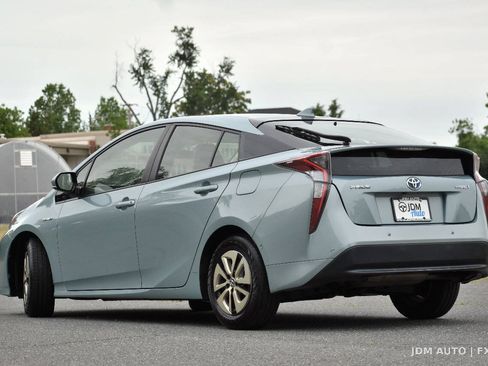 Used 2017 Toyota Prius Two w/ Prius Two Safety Plus Package FWD image 7