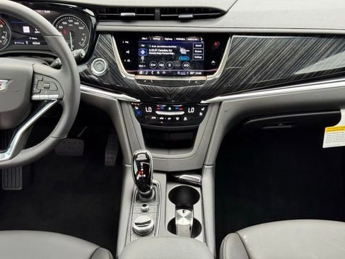 New 2025 Cadillac XT6 Premium Luxury w/ Technology Package image 29