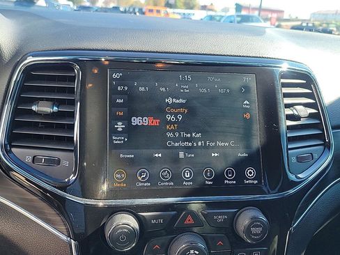 Used 2022 Jeep Grand Cherokee Limited w/ Tech Group image 14