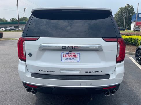 Used 2023 GMC Yukon Denali w/ LPO, Floor Liner Package AWD/4WD image 13
