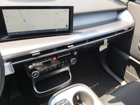 New 2026 Hyundai Ioniq 9 SE AWD/4WD image 18