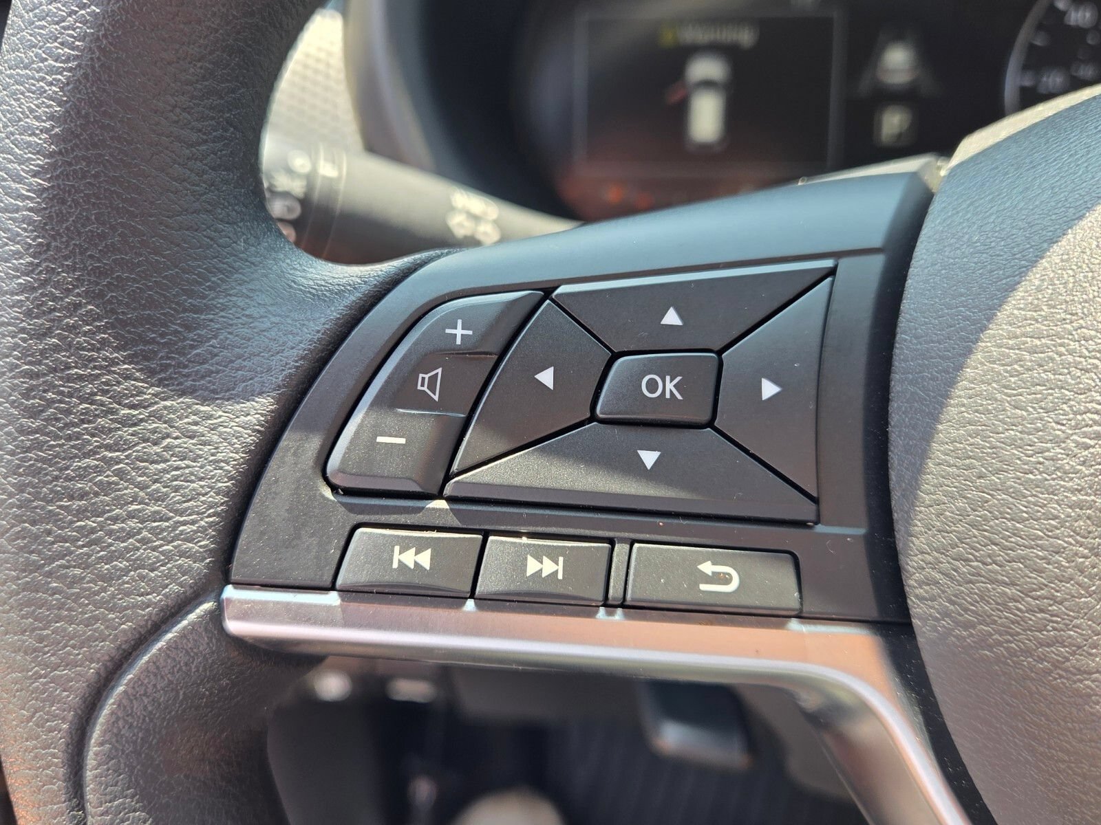 Used 2024 Nissan Kicks SV FWD image 25
