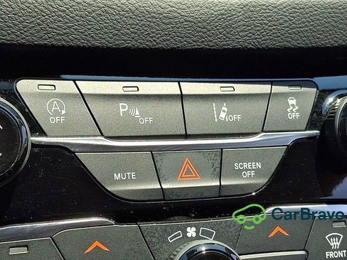 Used 2023 Chrysler Pacifica Touring-L FWD image 27