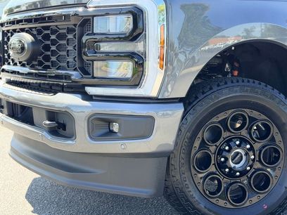 New 2026 Ford F250 Lariat w/ Black Appearance Package