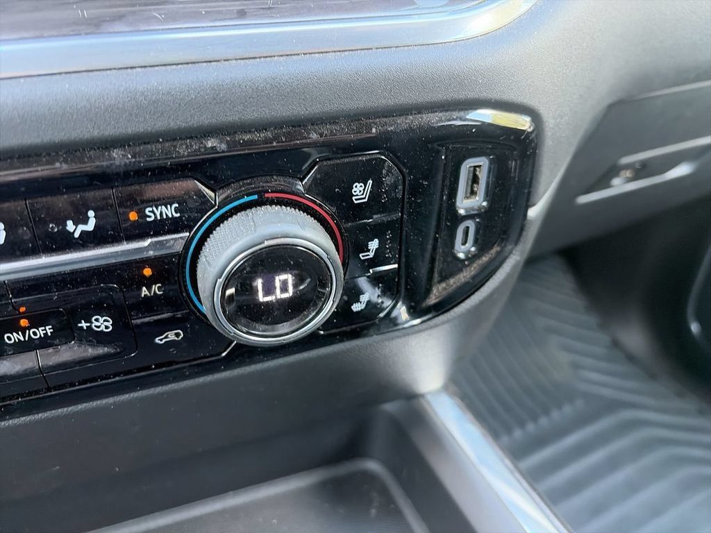 Used 2024 Chevrolet Silverado 2500 LTZ w/ LTZ Plus Package AWD/4WD image 20