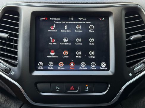 Used 2021 Jeep Cherokee Latitude Lux w/ Comfort/Convenience Group AWD/4WD image 24