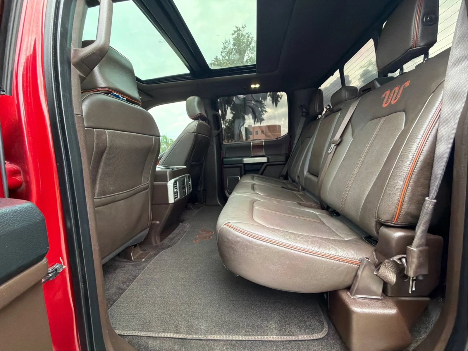 Used 2015 Ford F150 King Ranch w/ Equipment Group 601A Luxury AWD/4WD image 18
