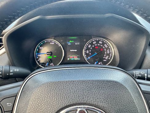 Used 2021 Toyota RAV4 XLE Premium image 27