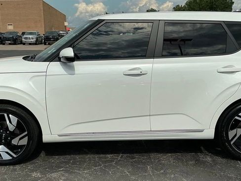 Used 2024 Kia Soul GT-Line w/ GT-Line Technology Package FWD image 4