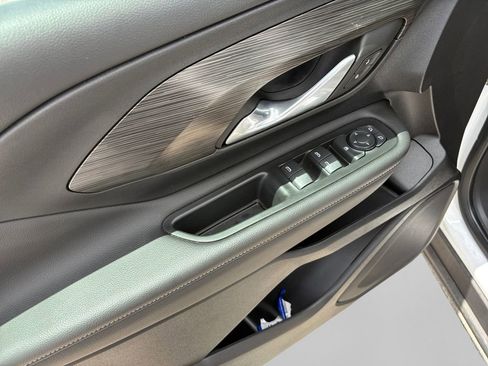Used 2022 GMC Terrain SLE FWD image 16