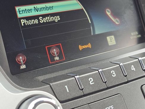 Used 2017 Chevrolet Equinox Premier w/ Enhanced Convenience Package image 33