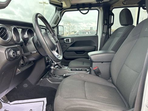 Used 2023 Jeep Wrangler Unlimited Sahara w/ Cold Weather Group AWD/4WD image 12