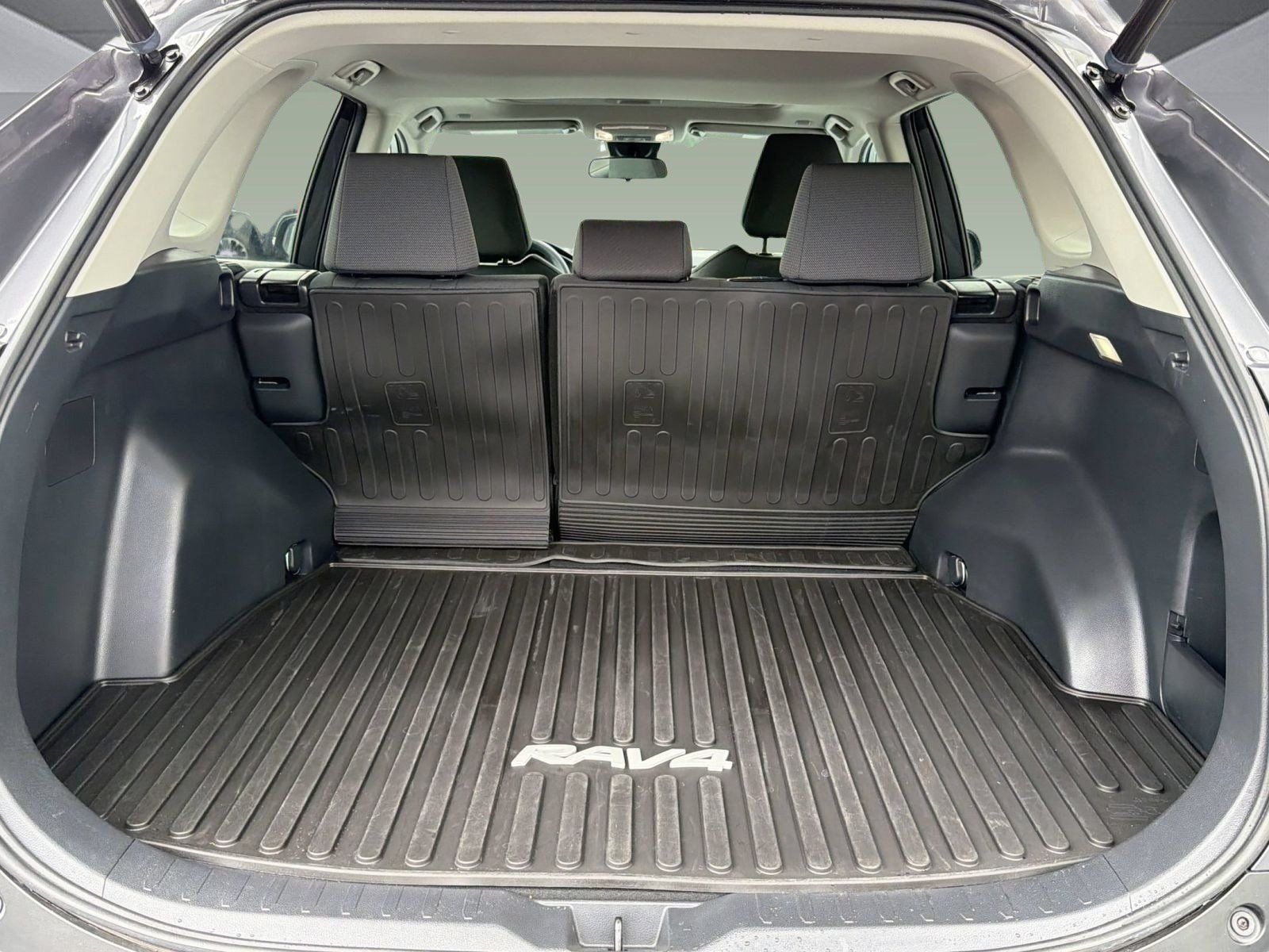 Certified 2023 Toyota RAV4 XLE w/ Convenience Package FWD image 26