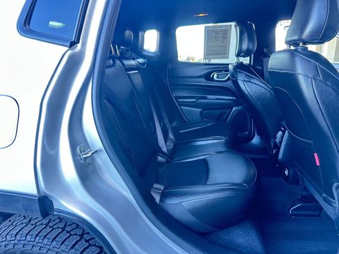 Used 2025 Jeep Compass Trailhawk w/ Trailer Tow Group image 39