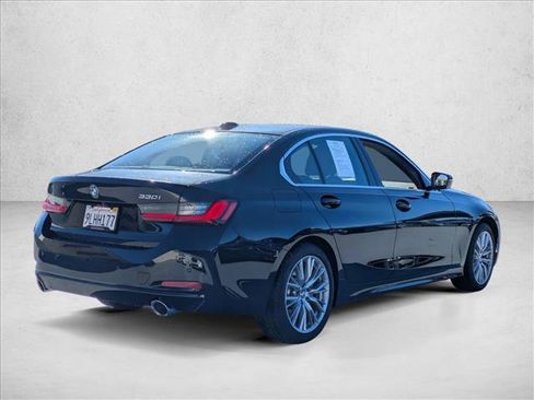 Used 2024 BMW 330i Sedan w/ Convenience Package image 5