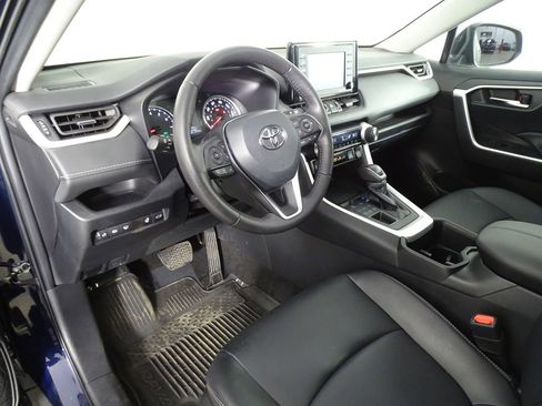 Used 2022 Toyota RAV4 XLE Premium image 23