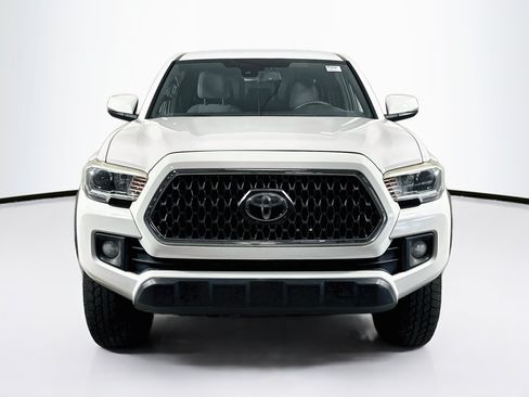 Used 2019 Toyota Tacoma TRD Off-Road RWD image 2