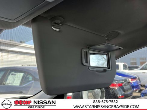 Used 2024 Nissan Rogue S image 33