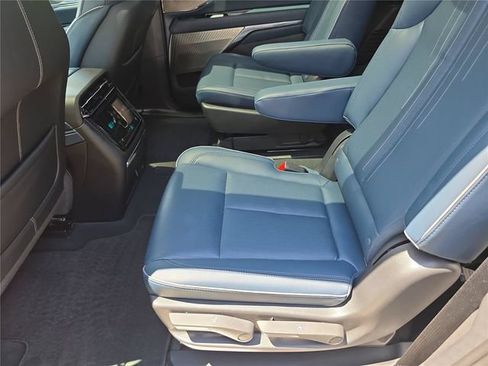 Used 2025 Cadillac Escalade IQ Luxury 2 w/ LPO, Premium Carpet Package AWD/4WD image 16