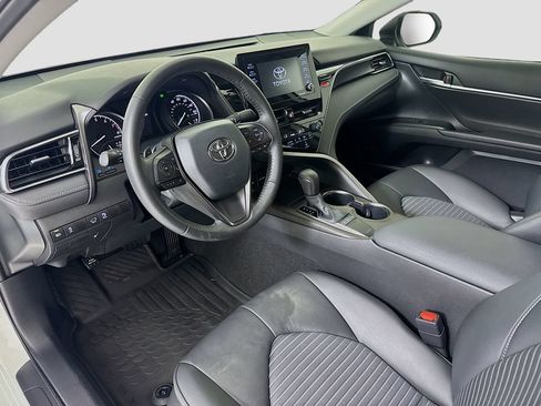 Used 2023 Toyota Camry SE FWD image 10