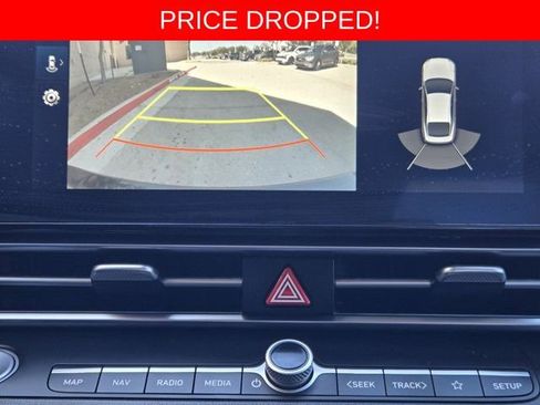 Used 2023 Hyundai Elantra Limited FWD image 17