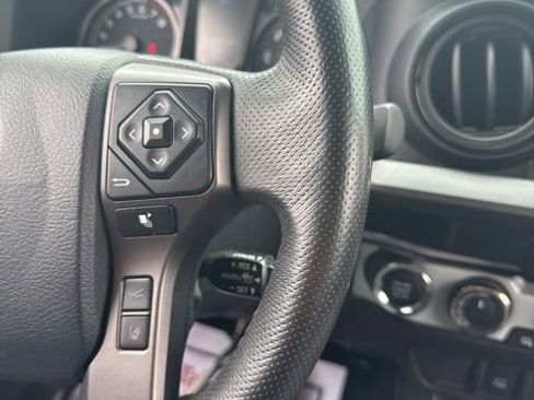 Used 2020 Toyota Tacoma TRD Off-Road AWD/4WD image 28