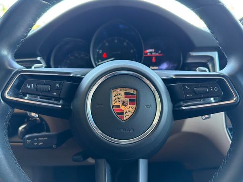 Certified 2022 Porsche Macan AWD/4WD image 24