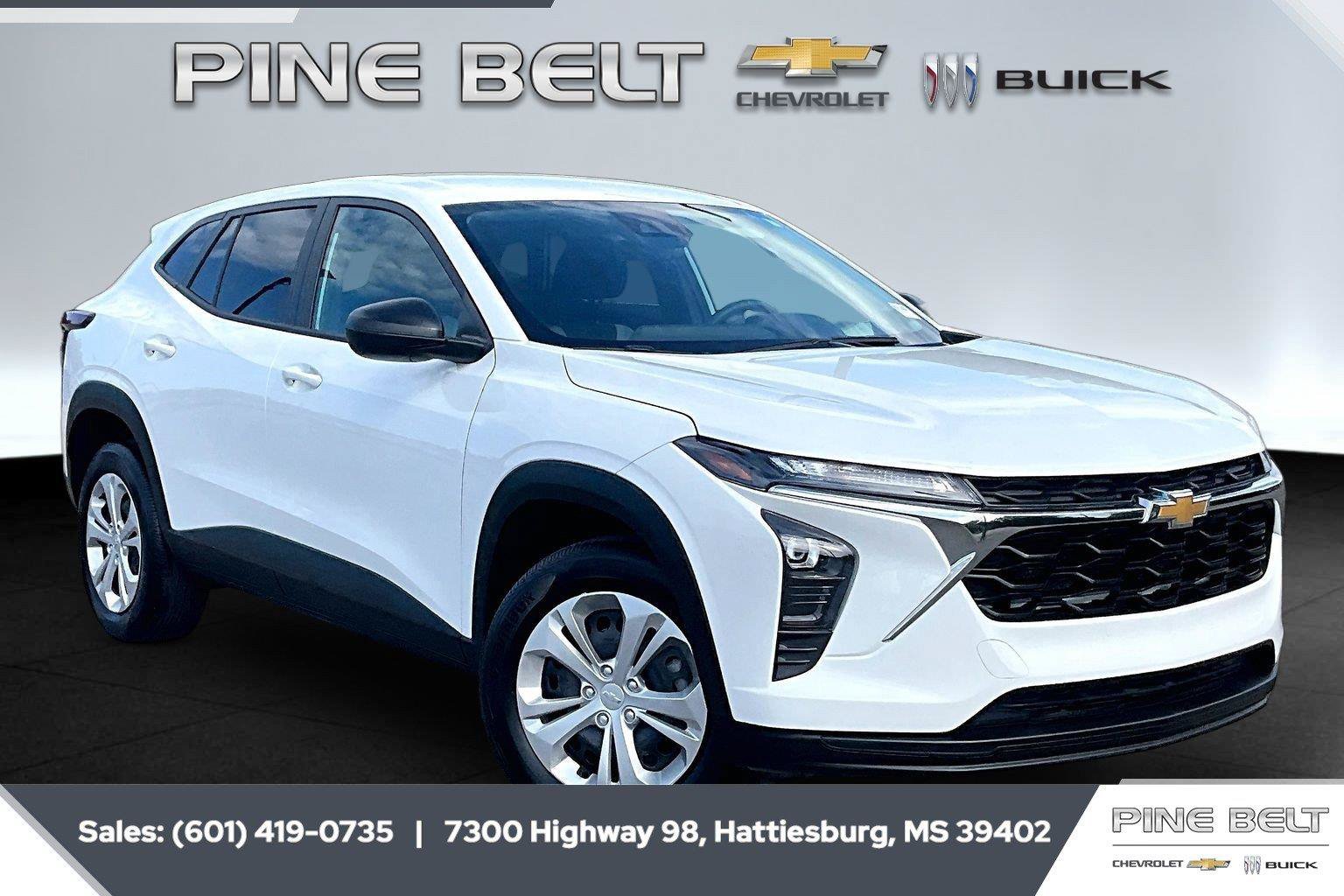 Used 2026 Chevrolet Trax LS FWD image 1