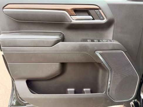 Used 2022 Chevrolet Silverado 1500 LT Trail Boss w/ Protection Package AWD/4WD image 19