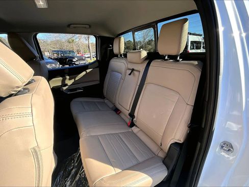 Used 2025 Ford Ranger Lariat w/ Chrome Accent Package image 18