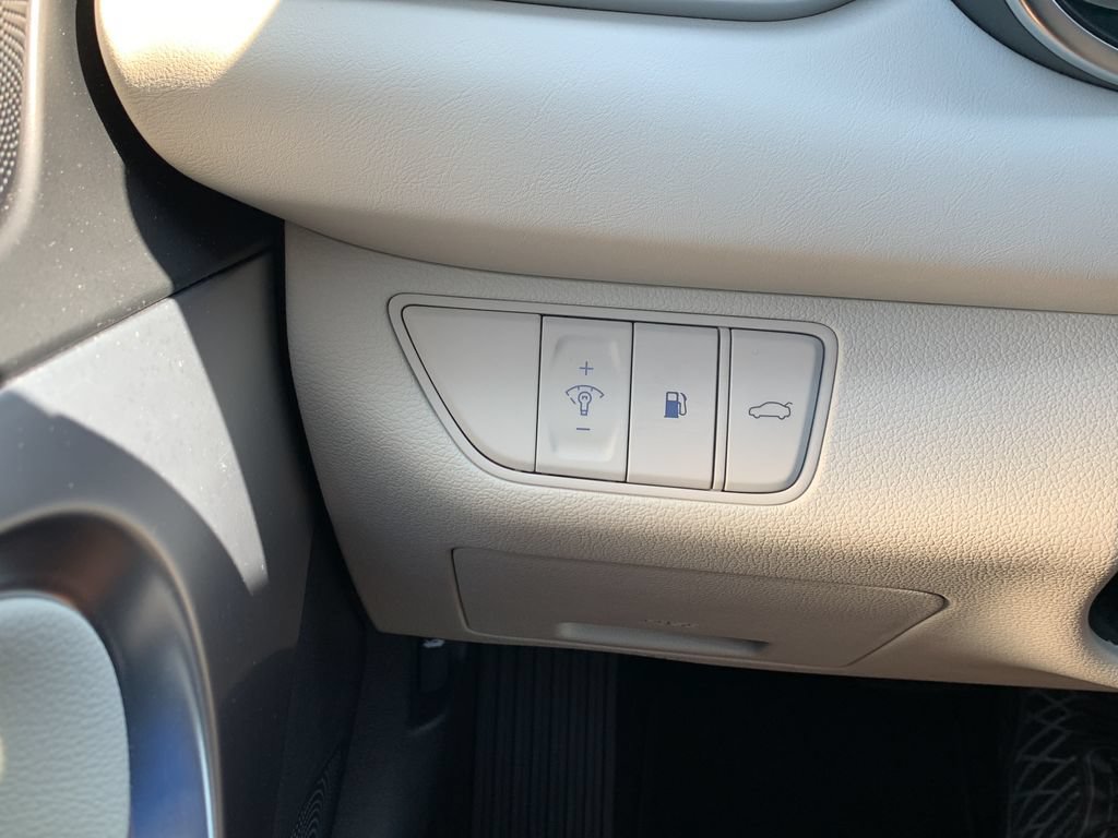 Certified 2026 Genesis G70 2.5T RWD image 29
