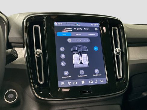 New 2026 Volvo XC40 B5 Ultra w/ Protection Package Premier image 15