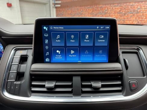 Used 2024 Chevrolet Suburban Z71 w/ Luxury Package image 20