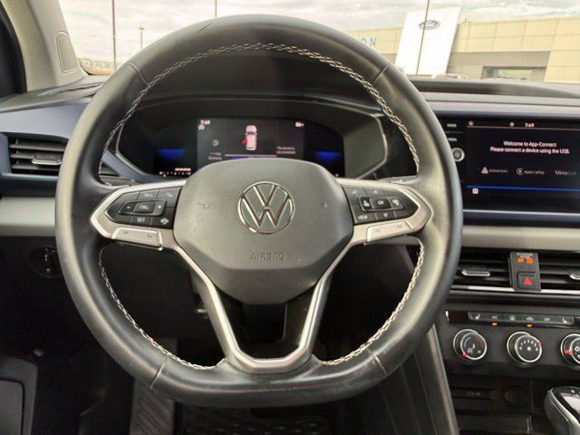Used 2022 Volkswagen Taos SE FWD image 17
