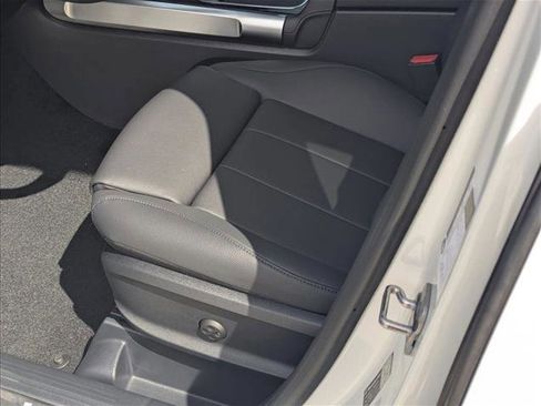 New 2026 Mercedes-Benz GLB 250 image 4