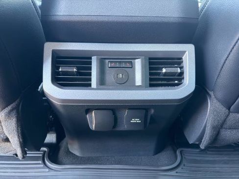 Used 2024 Ford F350 Lariat w/ Lariat Ultimate Package AWD/4WD image 18
