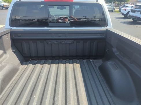 Used 2022 Chevrolet Colorado ZR2 AWD/4WD image 18