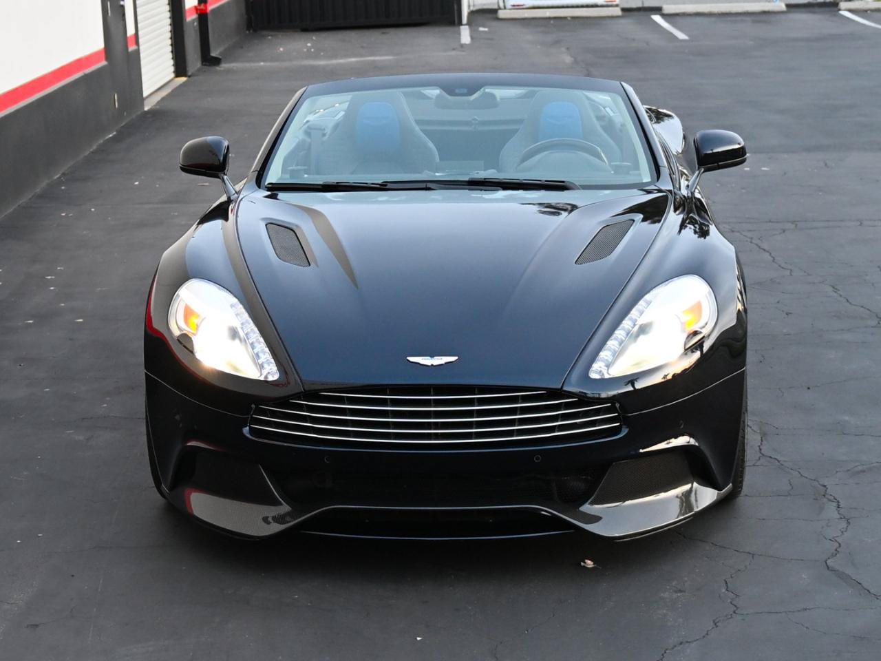 Used 2016 Aston Martin Vanquish Volante RWD image 4