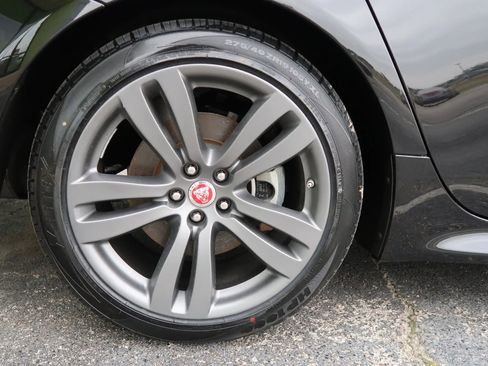 Used 2019 Jaguar XJ R-Sport image 56