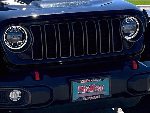 Used 2024 Jeep Wrangler Unlimited Rubicon AWD/4WD image 28
