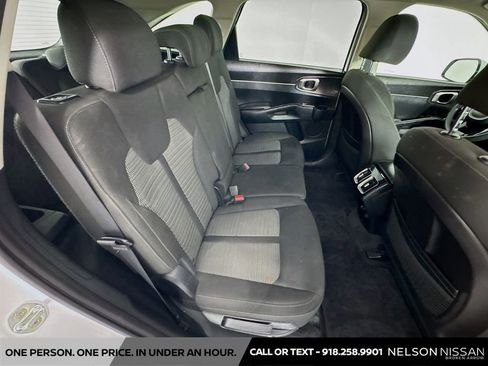 Used 2022 Kia Sorento LX FWD image 26
